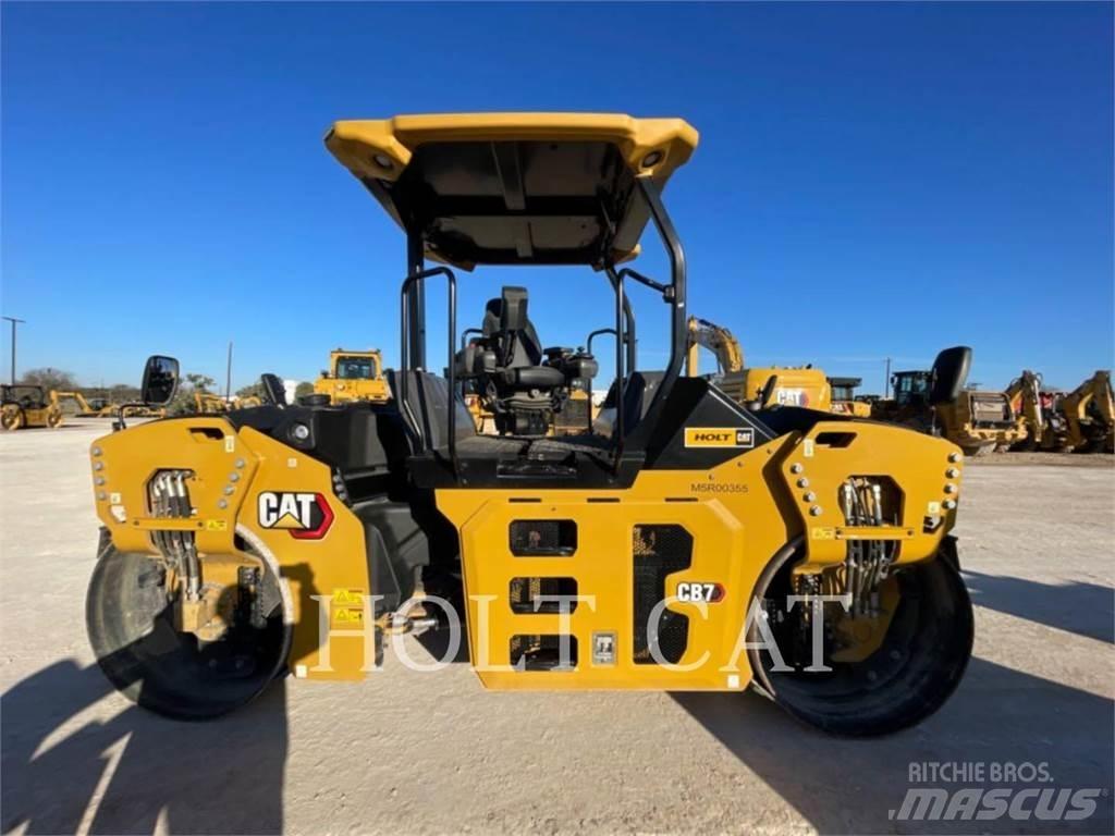 CAT CB7 Single drum rollers