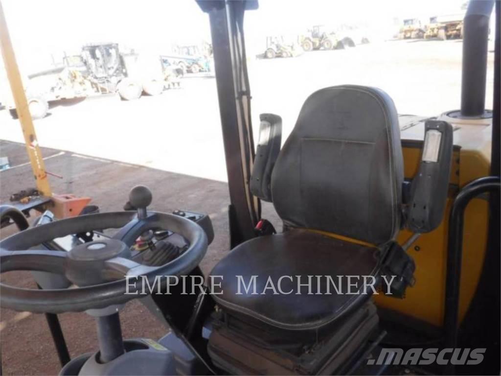 CAT CP44B Single drum rollers