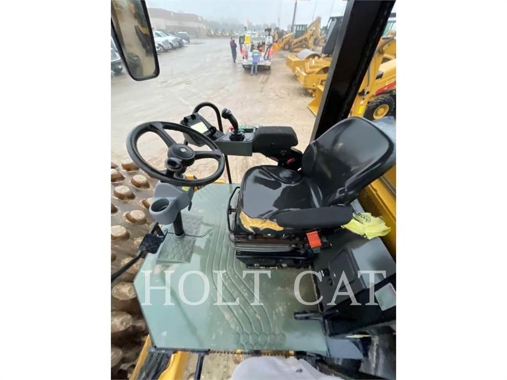 CAT CP56B Single drum rollers