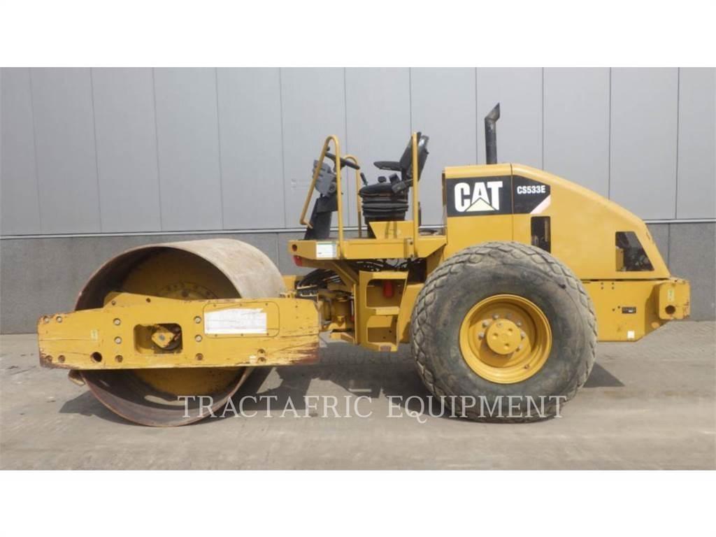 CAT CS-533E Single drum rollers