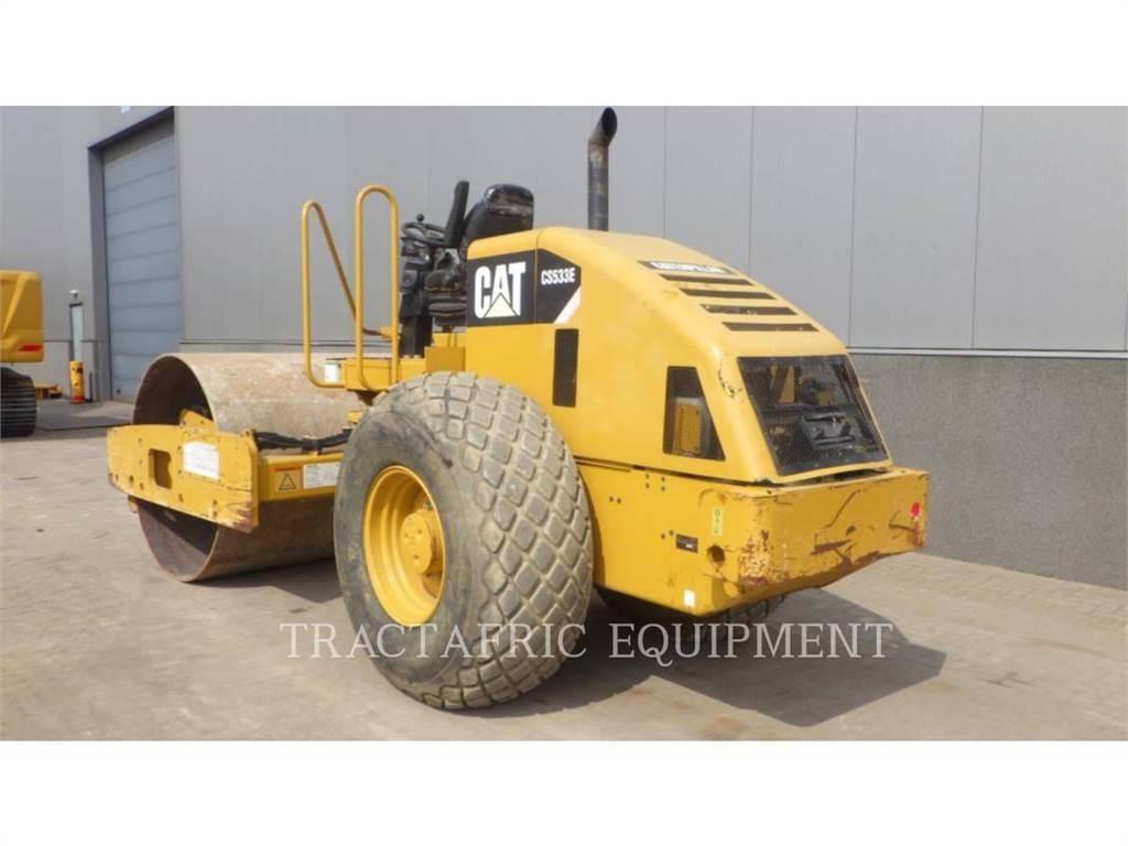 CAT CS-533E Single drum rollers
