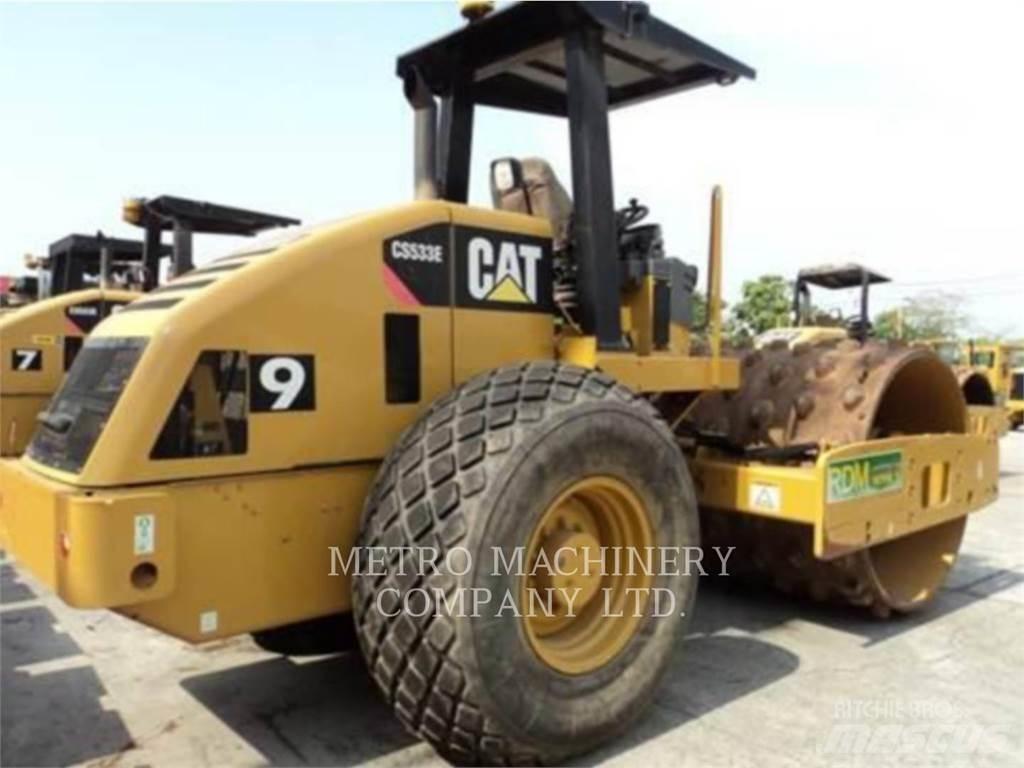 CAT CS-533E Single drum rollers