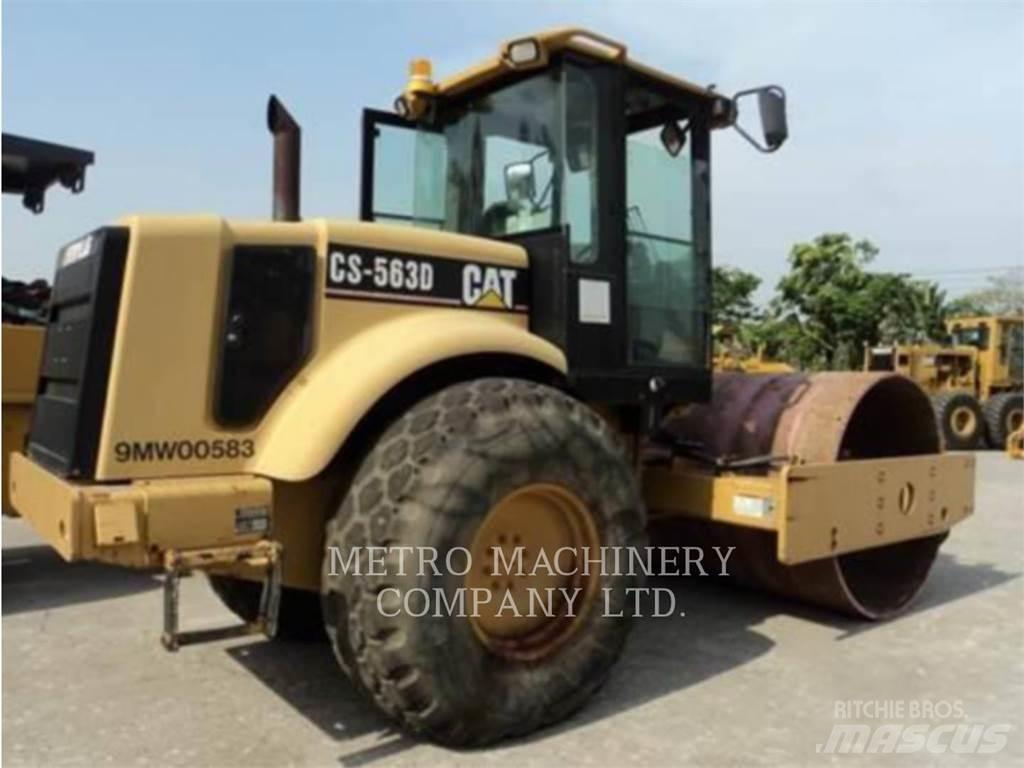 CAT CS-563DAW Single drum rollers