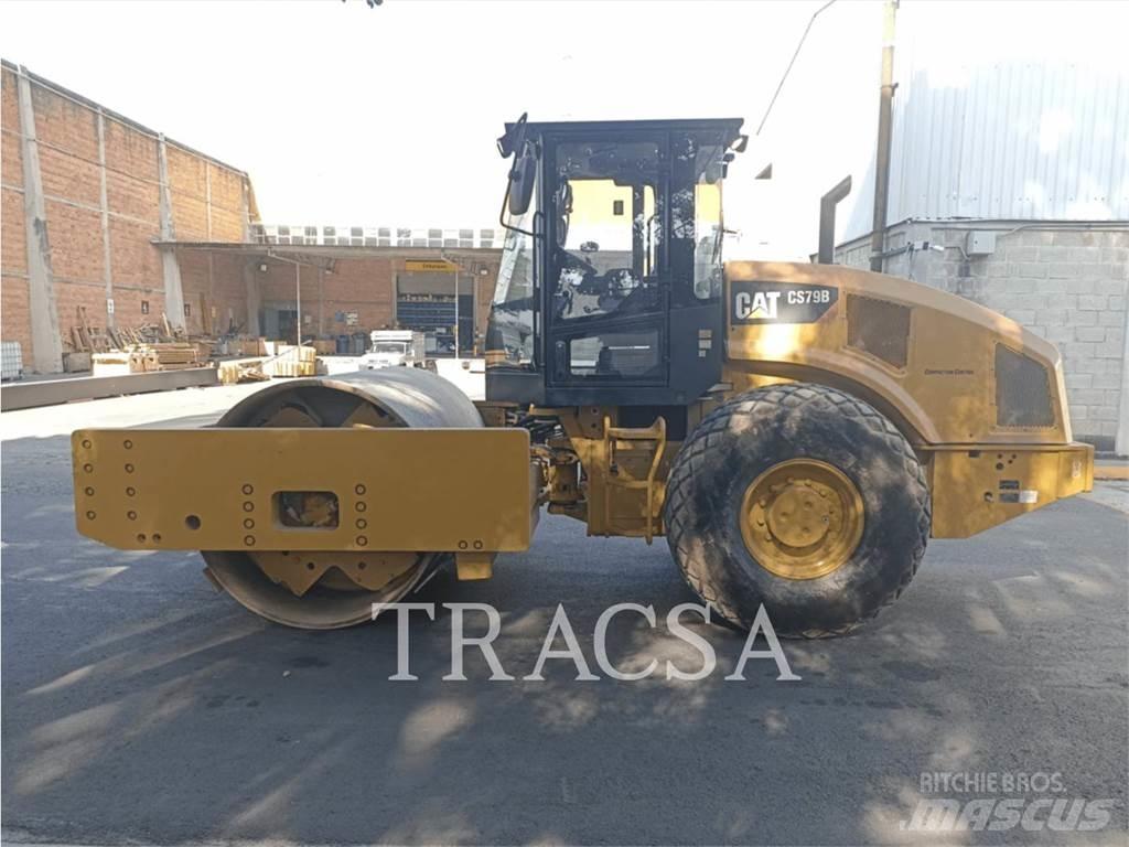 CAT CS 79 B Single drum rollers
