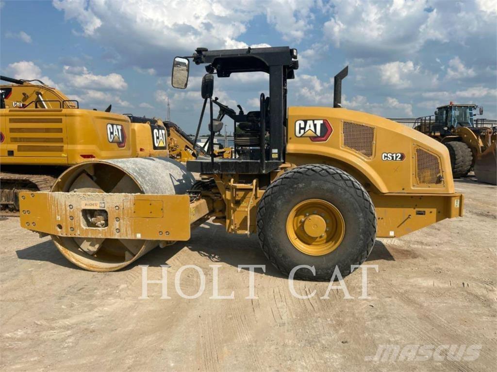 CAT CS12 Single drum rollers