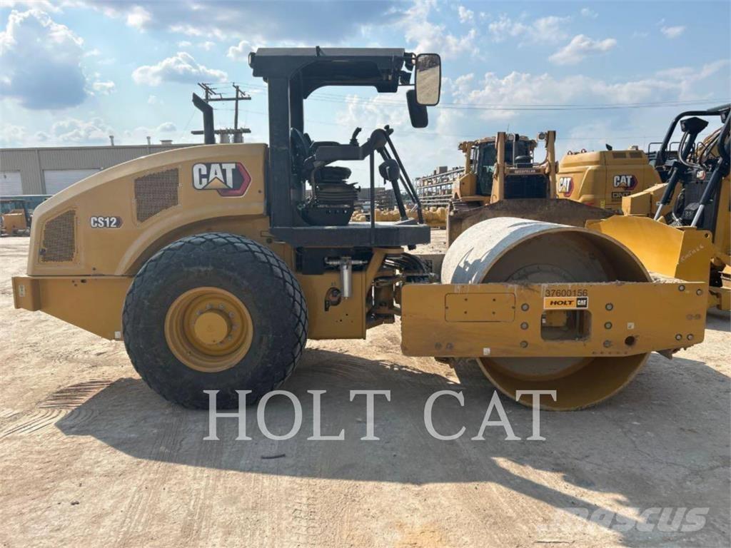 CAT CS12 Single drum rollers