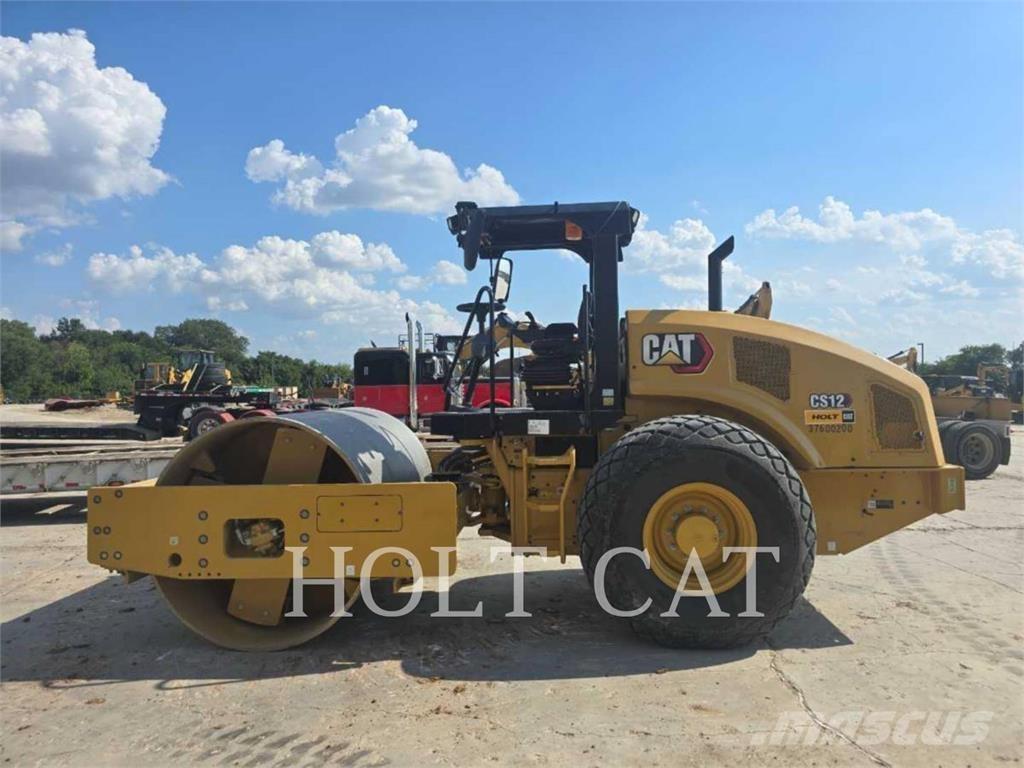 CAT CS12 Single drum rollers