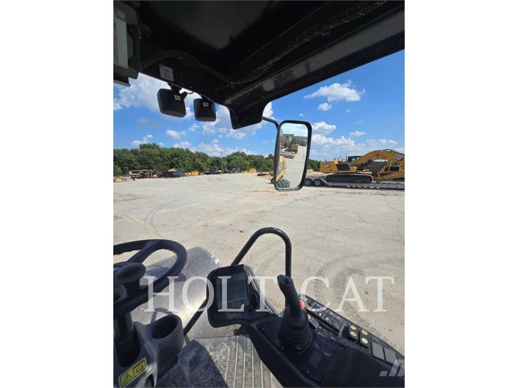CAT CS12 Single drum rollers