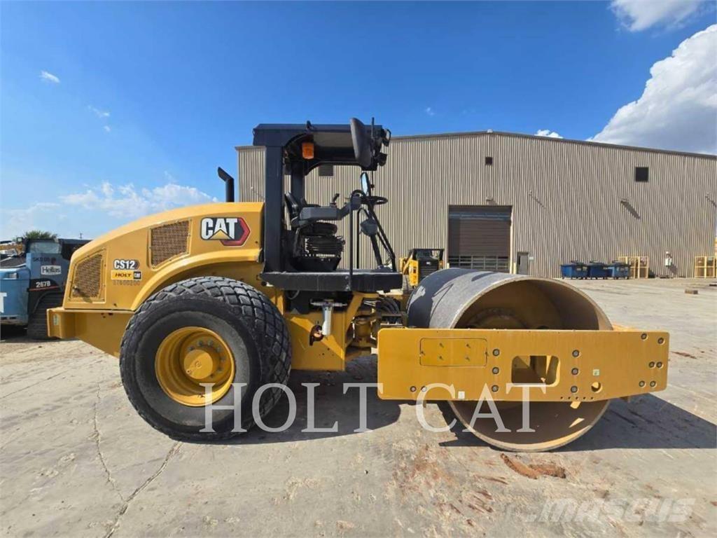 CAT CS12 Single drum rollers