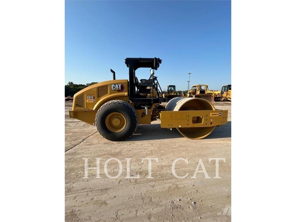 CAT CS12 Single drum rollers