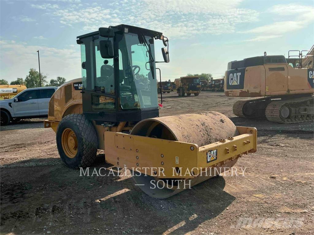 CAT CS44B Single drum rollers