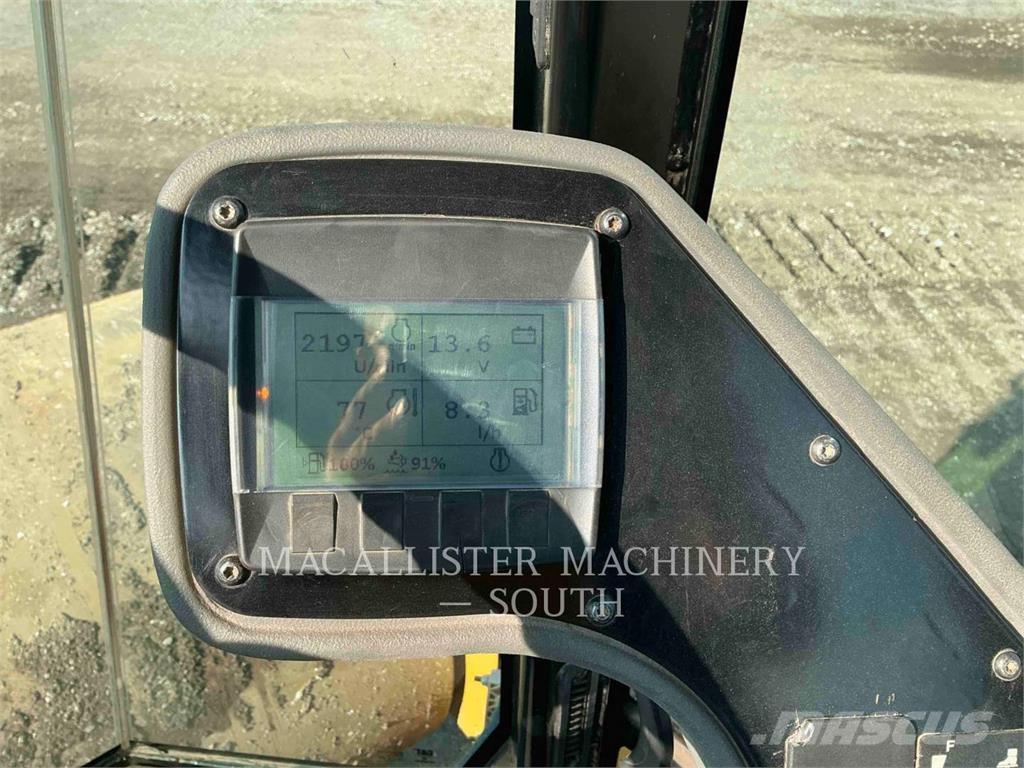 CAT CS44B Single drum rollers