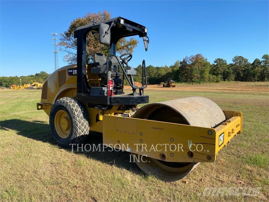CAT CS44B Single drum rollers