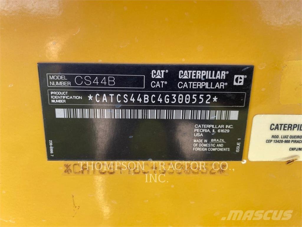 CAT CS44B Single drum rollers