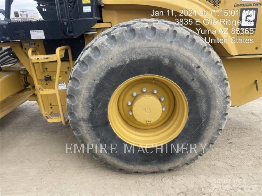 CAT CS54B Single drum rollers