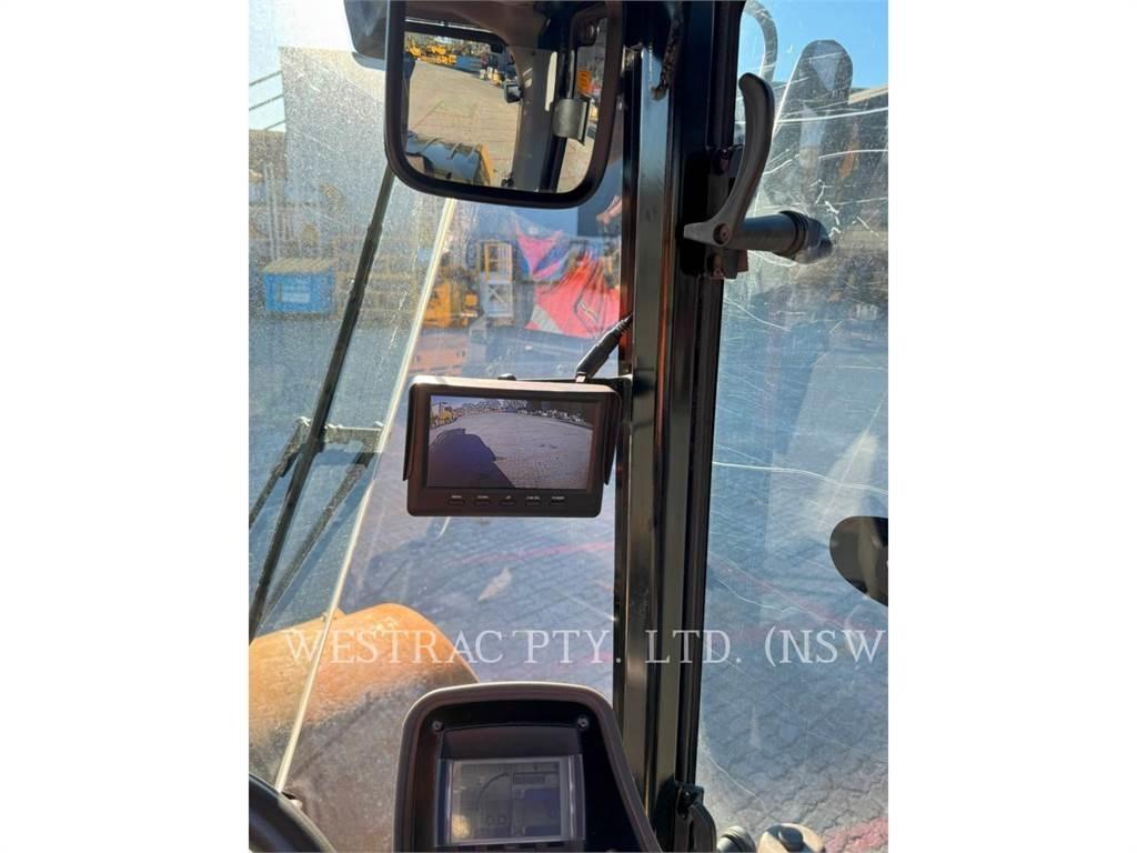 CAT CS56B Single drum rollers