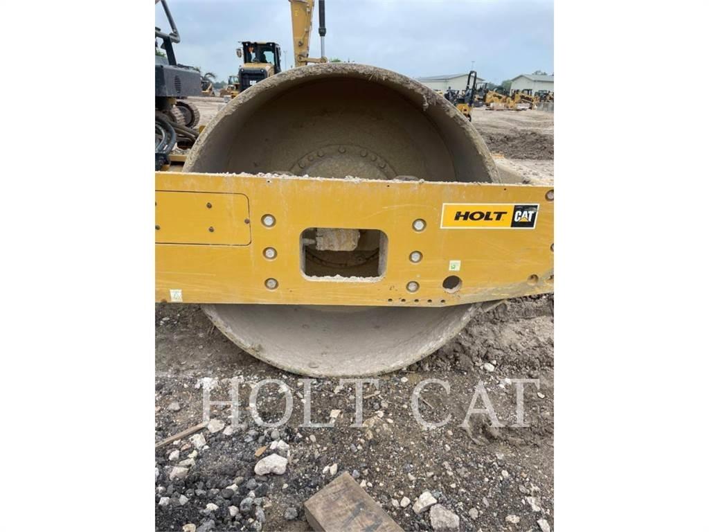 CAT CS56B Single drum rollers