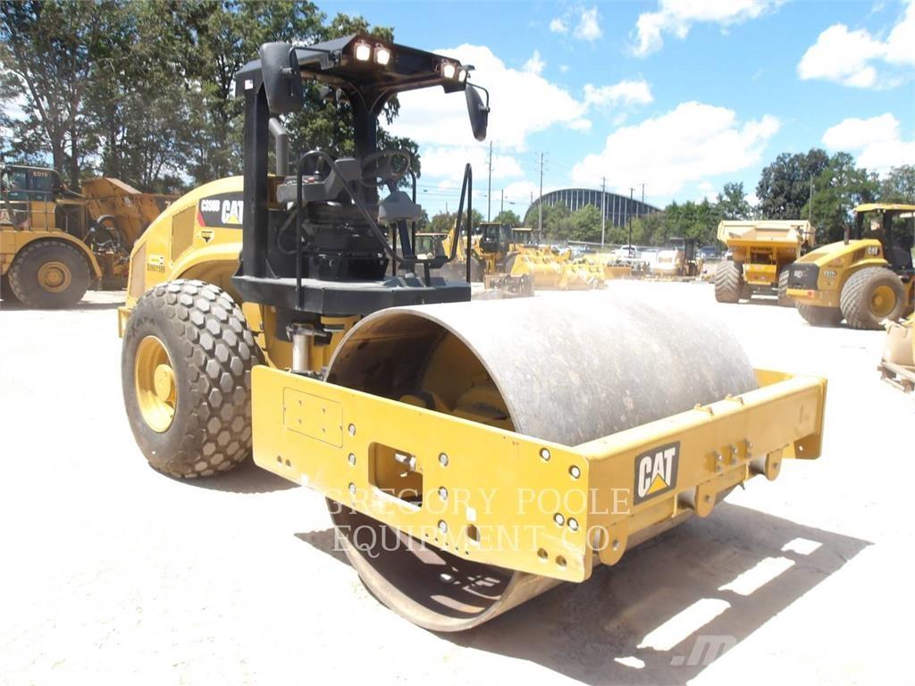 CAT CS56B Single drum rollers
