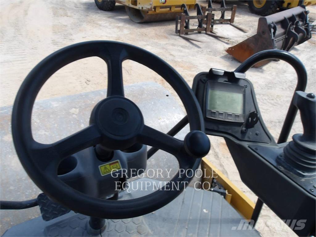 CAT CS56B Single drum rollers