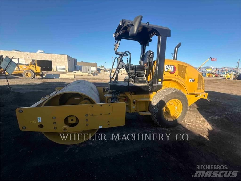 CAT CS7 Single drum rollers