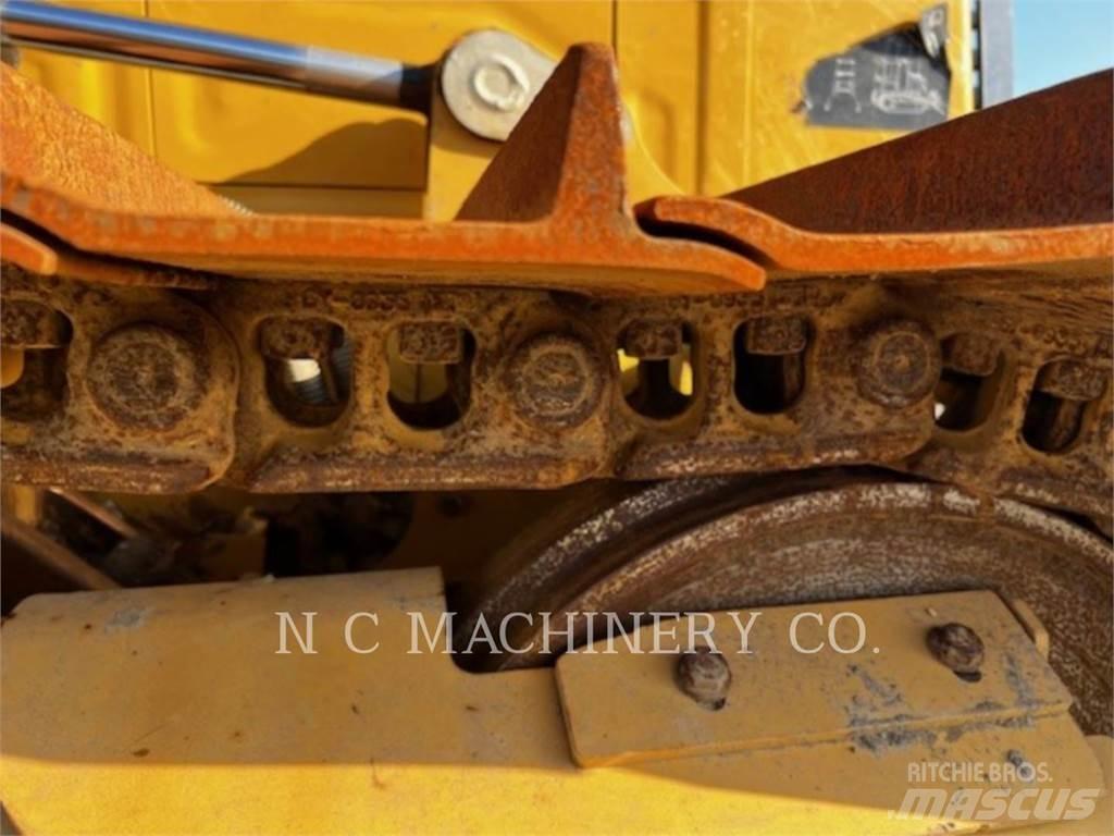 CAT D2 XLCN Crawler dozers