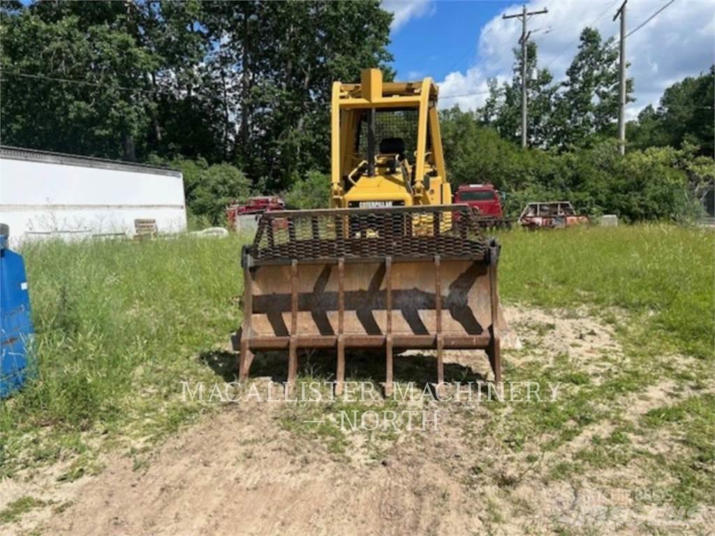CAT D3G Crawler dozers