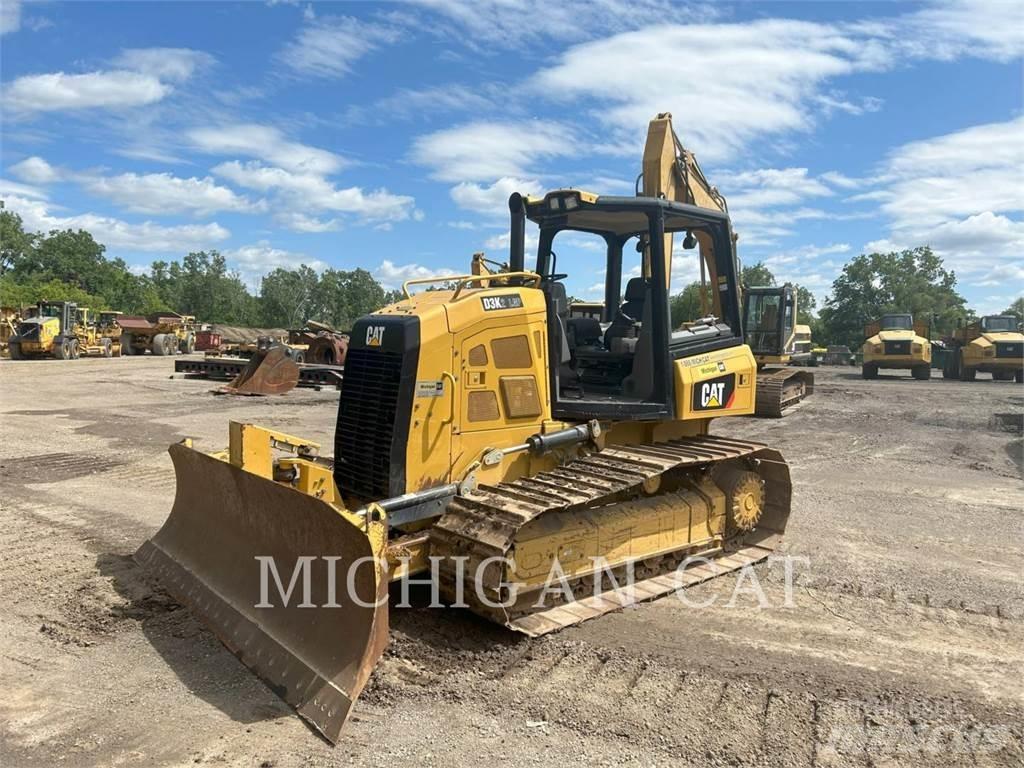 CAT D3K2L 4F Crawler dozers