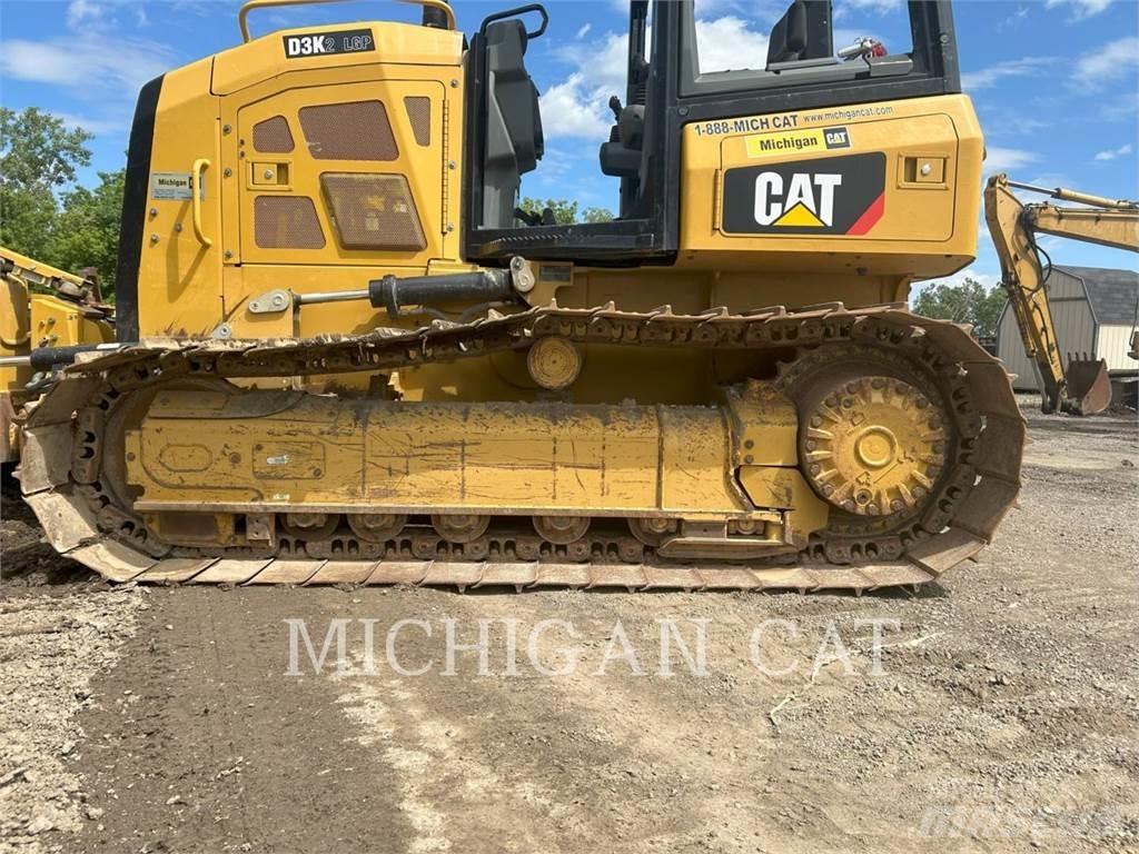 CAT D3K2L 4F Crawler dozers