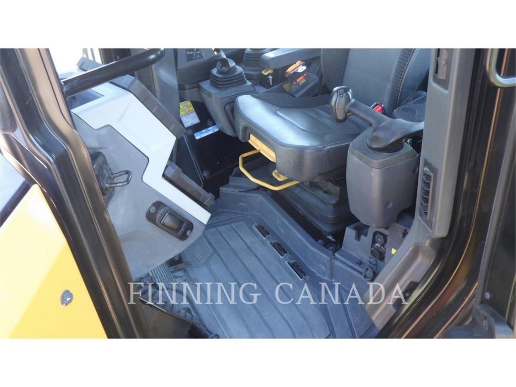 CAT D5-17 Crawler dozers