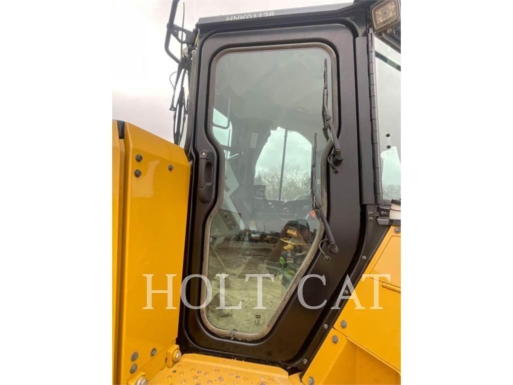 CAT D6 Crawler dozers