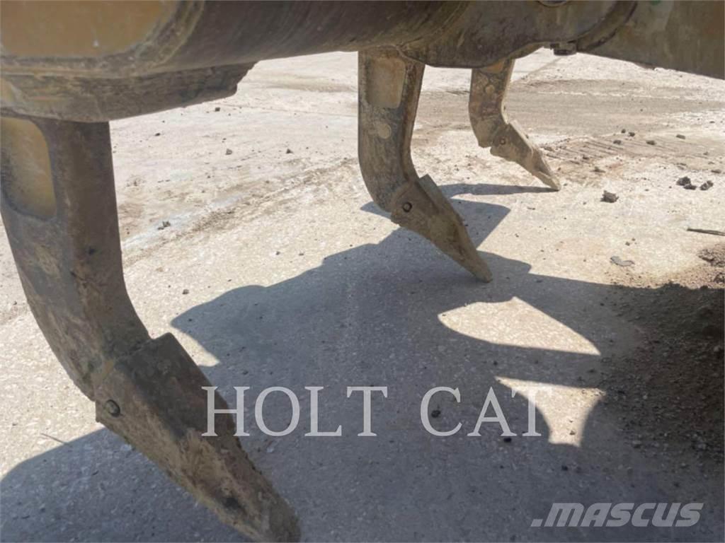 CAT D6 Crawler dozers