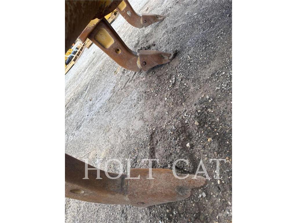 CAT D6 Crawler dozers