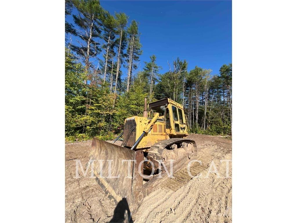 CAT D6D Crawler dozers