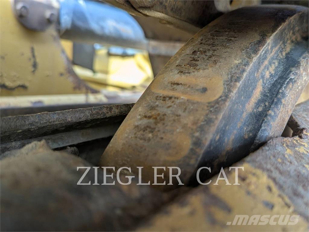 CAT D6K2 Crawler dozers