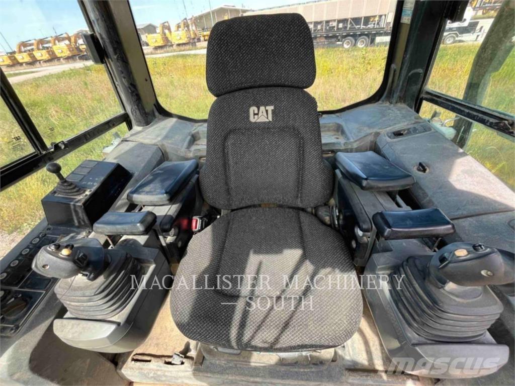CAT D6KXL Crawler dozers