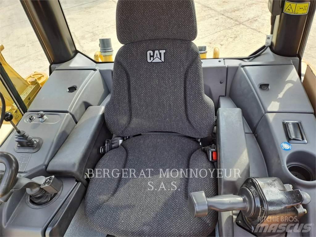 CAT D6NLGP Crawler dozers
