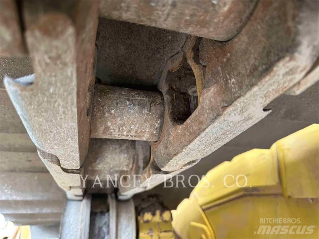 CAT D6T Crawler dozers