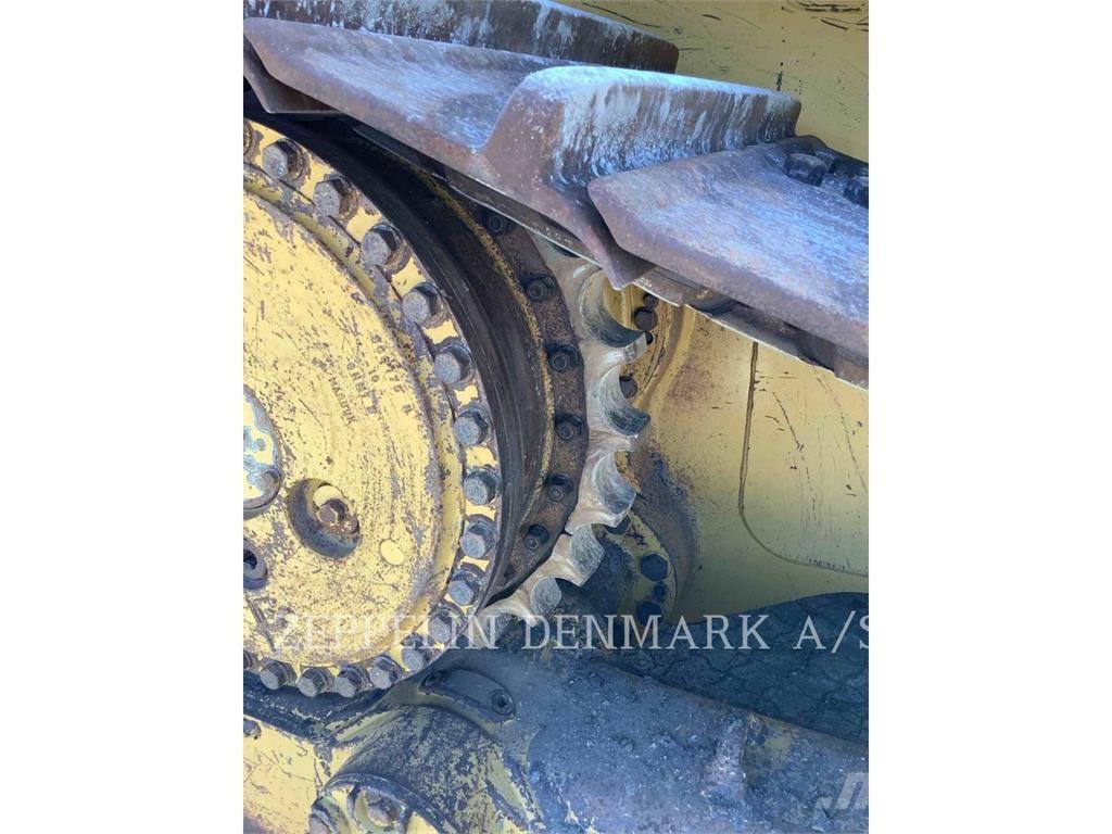 CAT D6T Crawler dozers