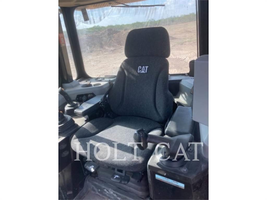 CAT D6T XWVP Crawler dozers
