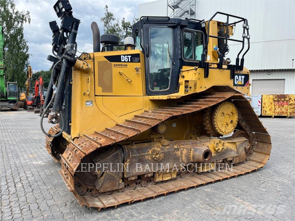 CAT D6TM Crawler dozers