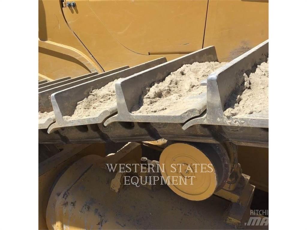 CAT D7 Crawler dozers