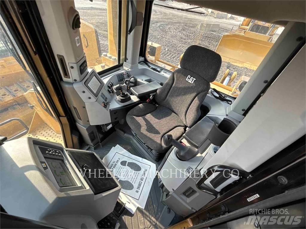 CAT D8 SU Crawler dozers