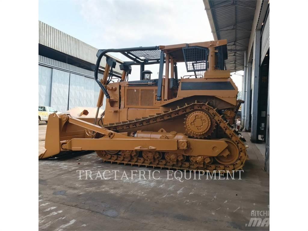 CAT D8N Crawler dozers