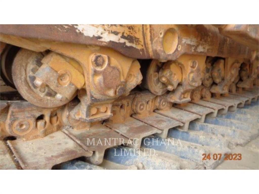 CAT D8R Crawler dozers