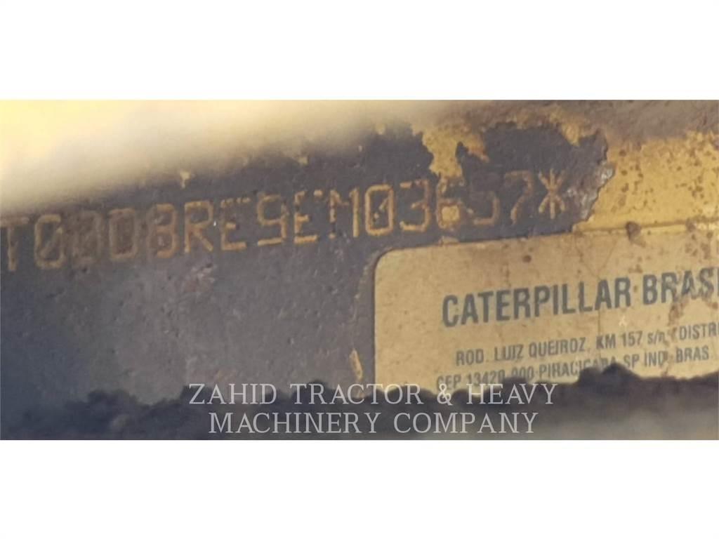 CAT D8RLRC Crawler dozers