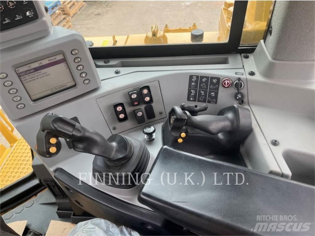 CAT D8T Crawler dozers