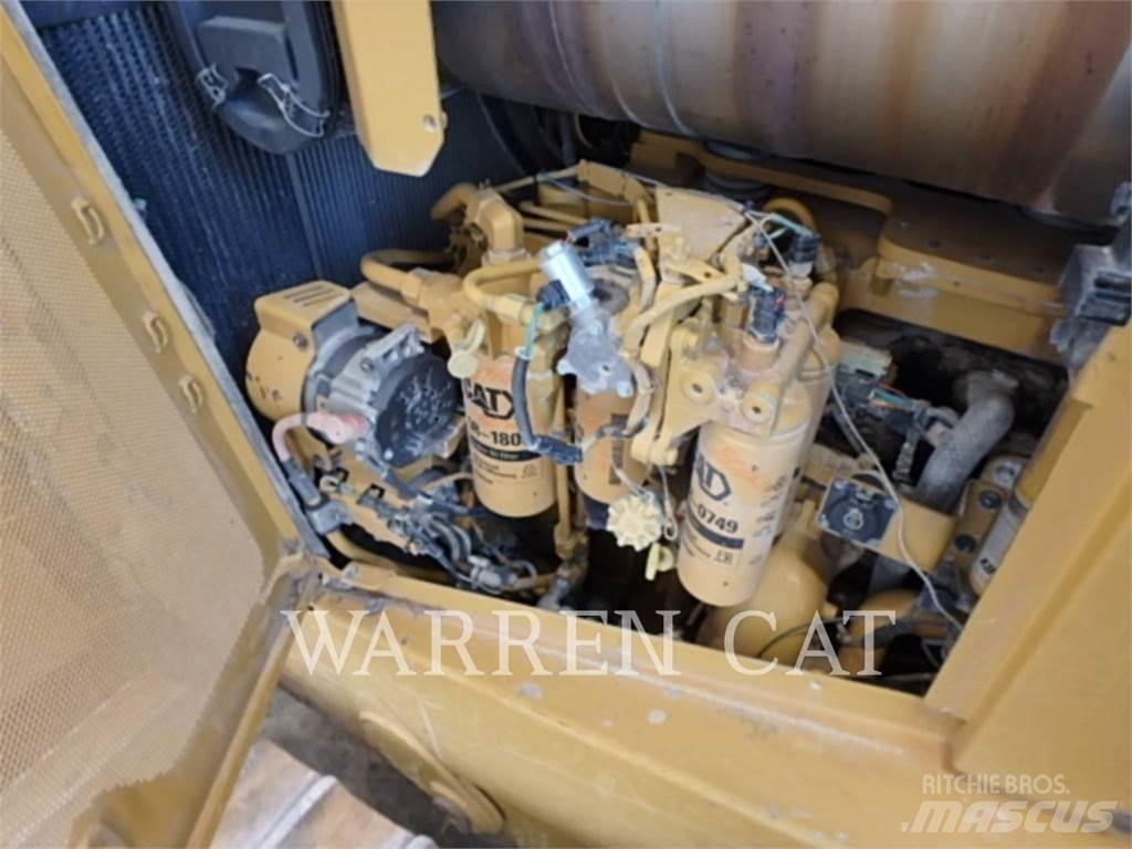 CAT D8T 4XLARO Crawler dozers