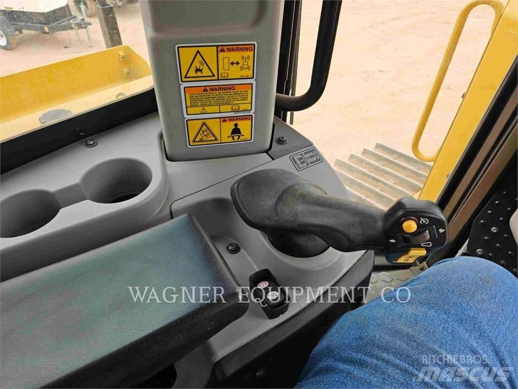 CAT D8T AW Crawler dozers