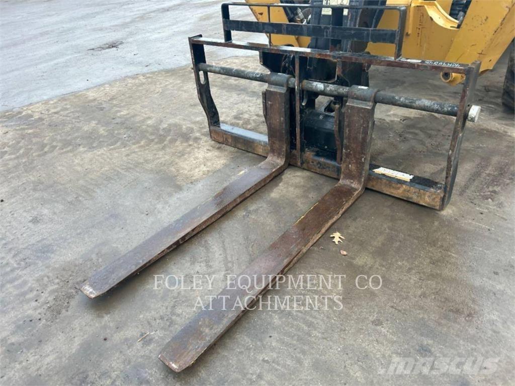 CAT FKTHT60W Telescopic Handlers