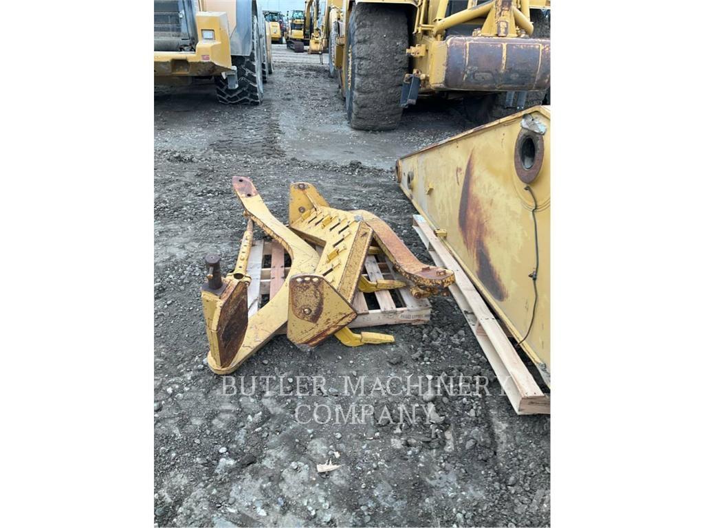 CAT FRONT SCARIFIER Rippers